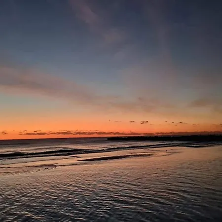 8 Person In Hals-by Traum * Hals